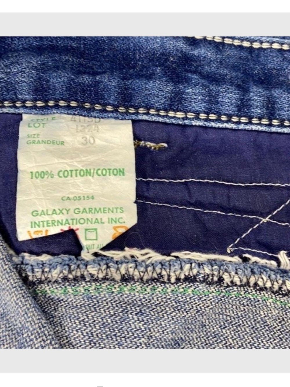 VINTAGE ‘ Fancy Ass ‘ 70s High Waisted Jean V Cute Back Detail. - Picture 5 of 10
